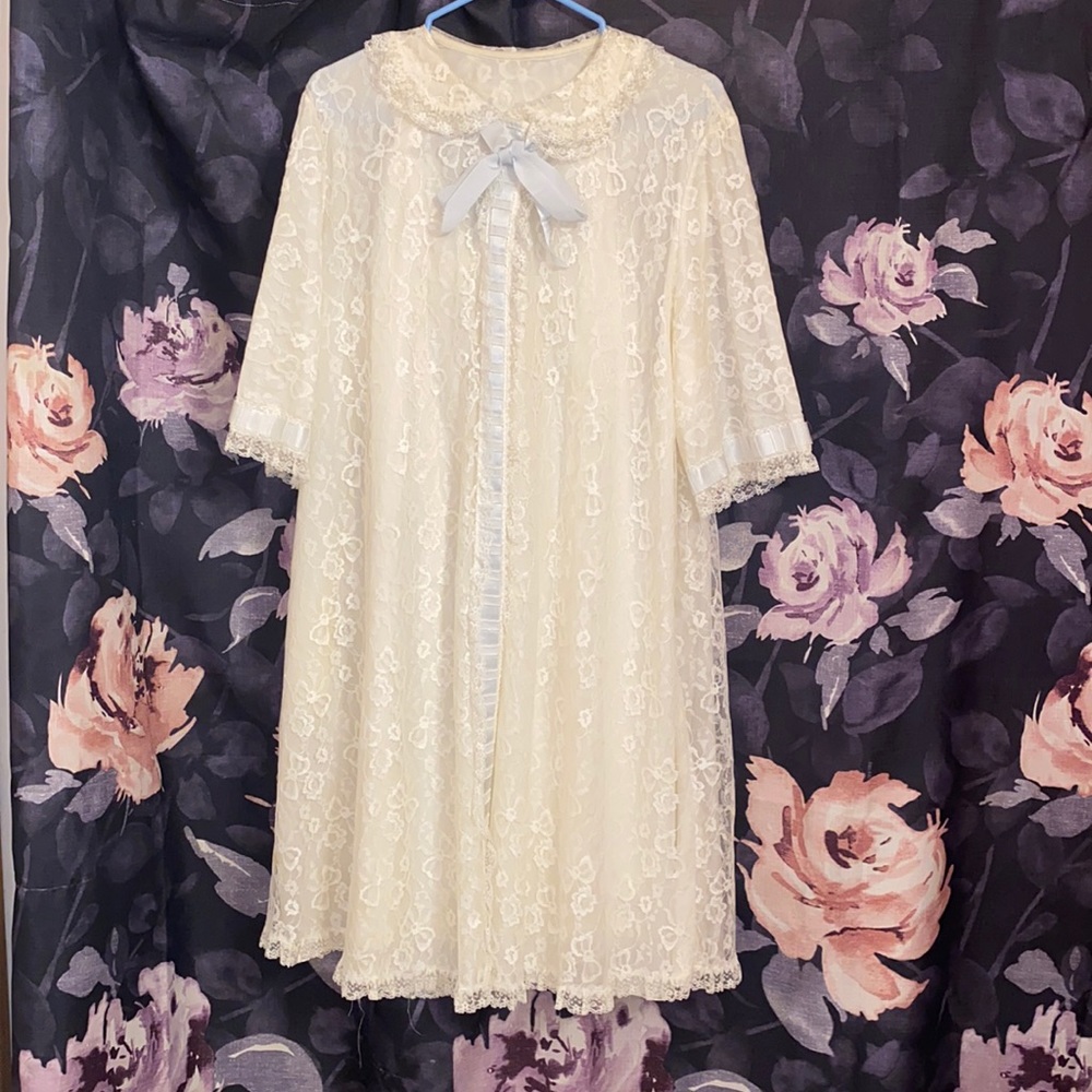 Odette Barsa 1950s vintage nightgown with robe.